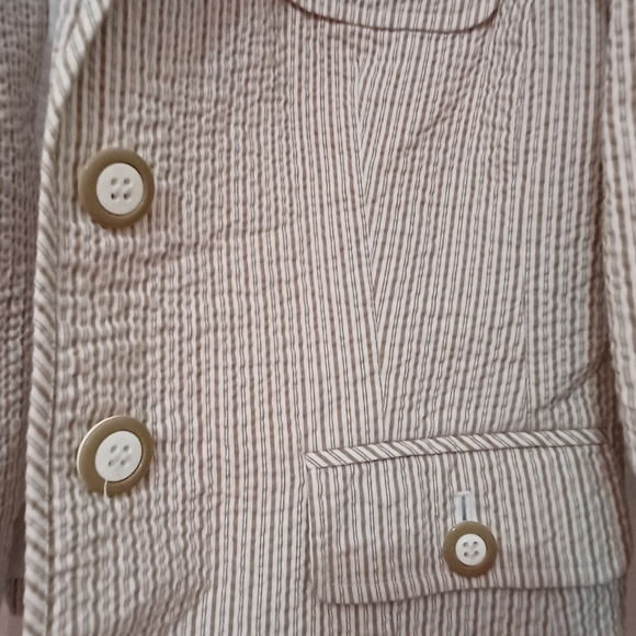 Kasper beige/white stripe, front button, long sleeve, lined jacket. Size 12. - Picture 3 of 5